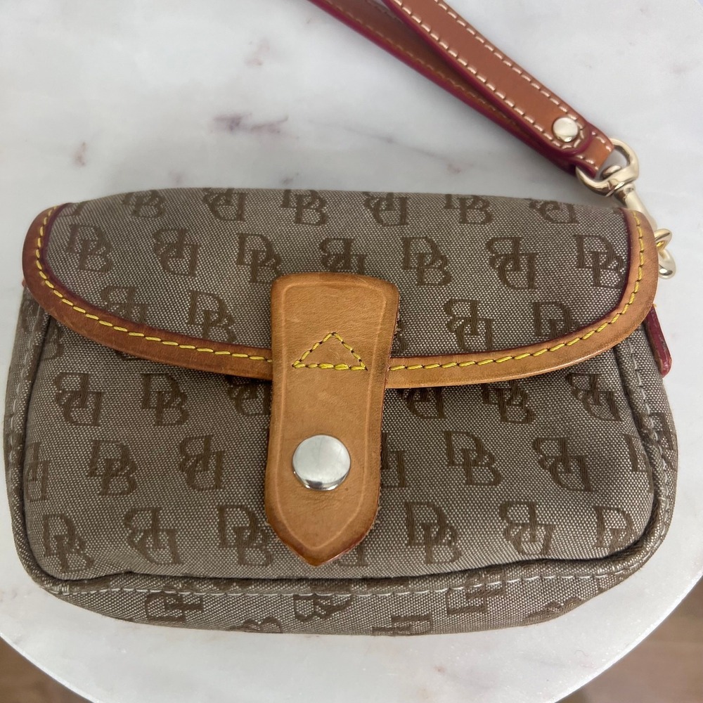 Dooney‎ & Bourke Tan Initialed/Monogram Wristlet